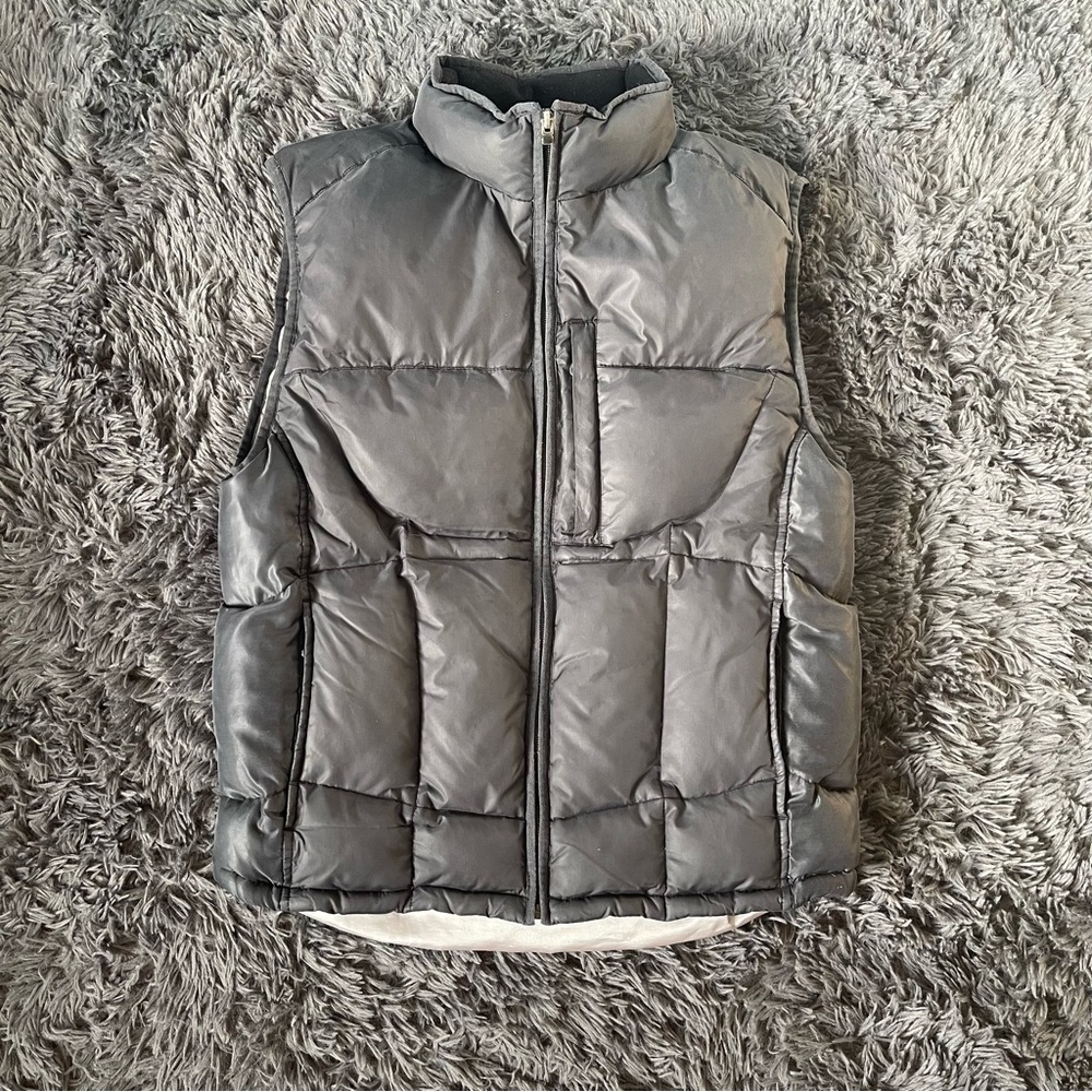 GAP Black Puffer Vest Multi-pocket